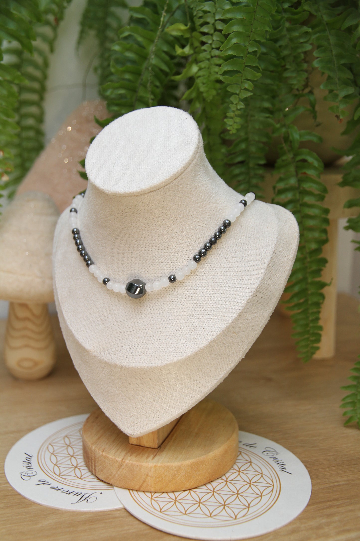 Collier Ras de Cou Hématite et Jade blanc aurore de cristal fait main
