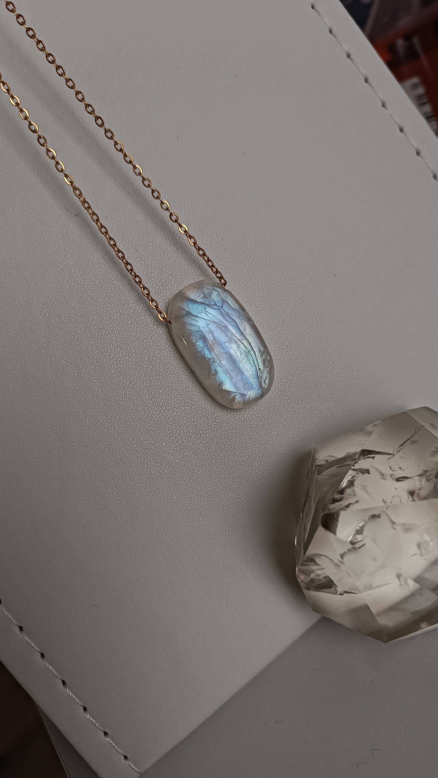 Pierre de lune naturelle reflets incroyables lithotherapie aurore de cristal