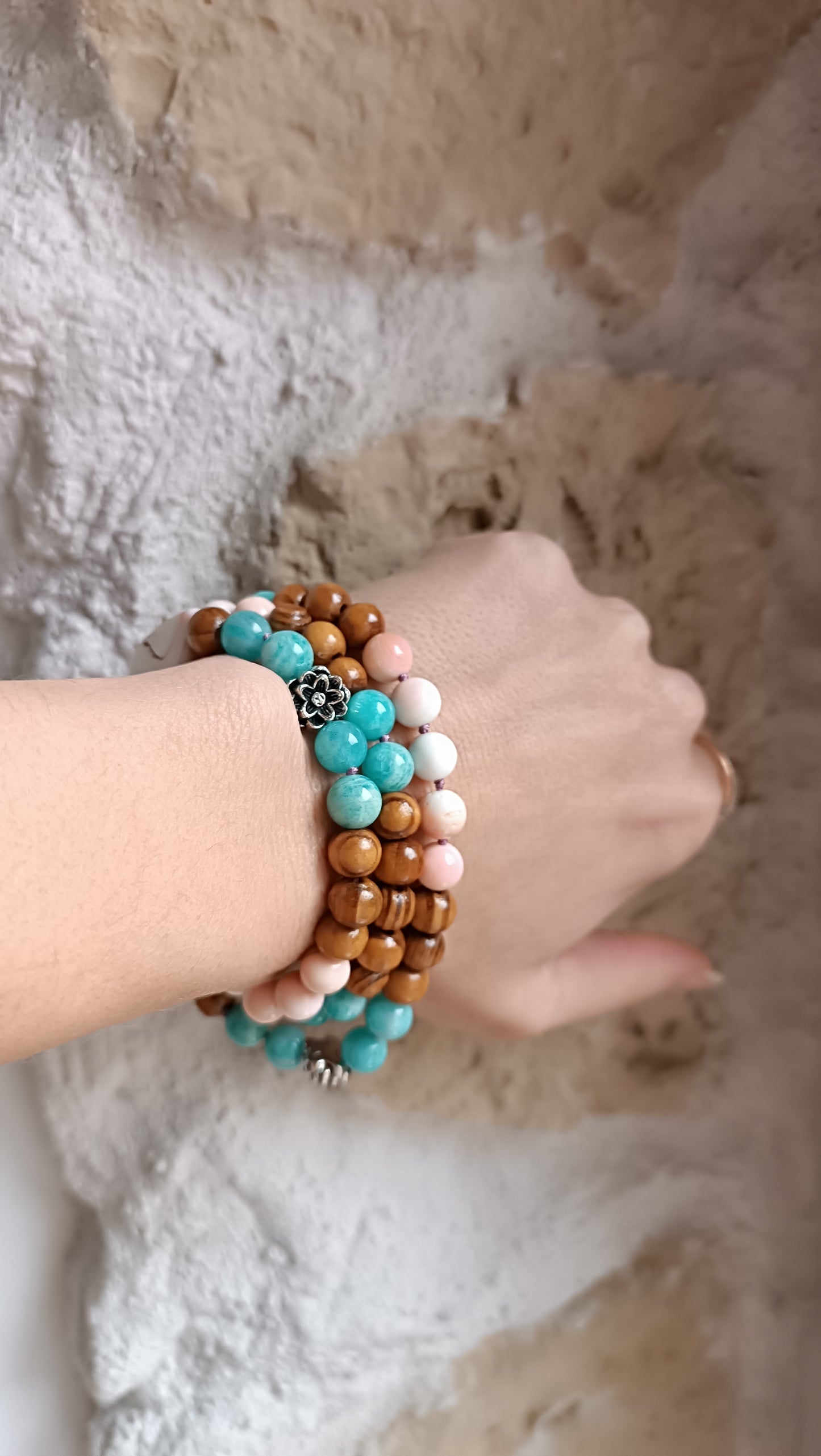 bijou énergétique amazonite
sautoir amazonite
bracelet 3 tours amazonite
collier transformable
bijou spirituel femme
bijou lithothérapie
sautoir bohème
bijou 2 en 1
amazonite pierre naturelle
bijou lotus aurore de cristal
