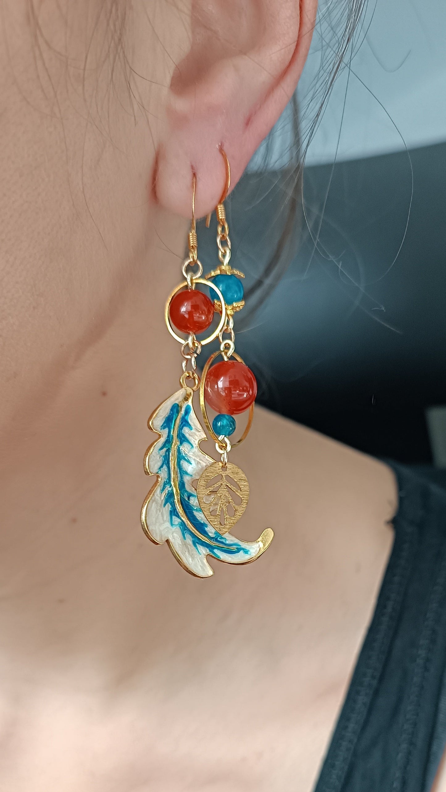 Boucle_d_oreilles_asym_trique_acier_inoxydable_apatite_Cornaline_aurore_de_cristal_artisanal_fait_main_unique fruill