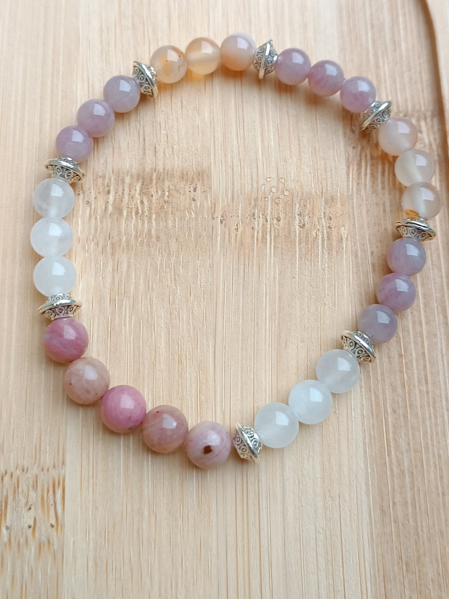 Bracelet fertilité pierres naturelles cornaline rhodonite pierre de lune quartz rose auroredecristal
