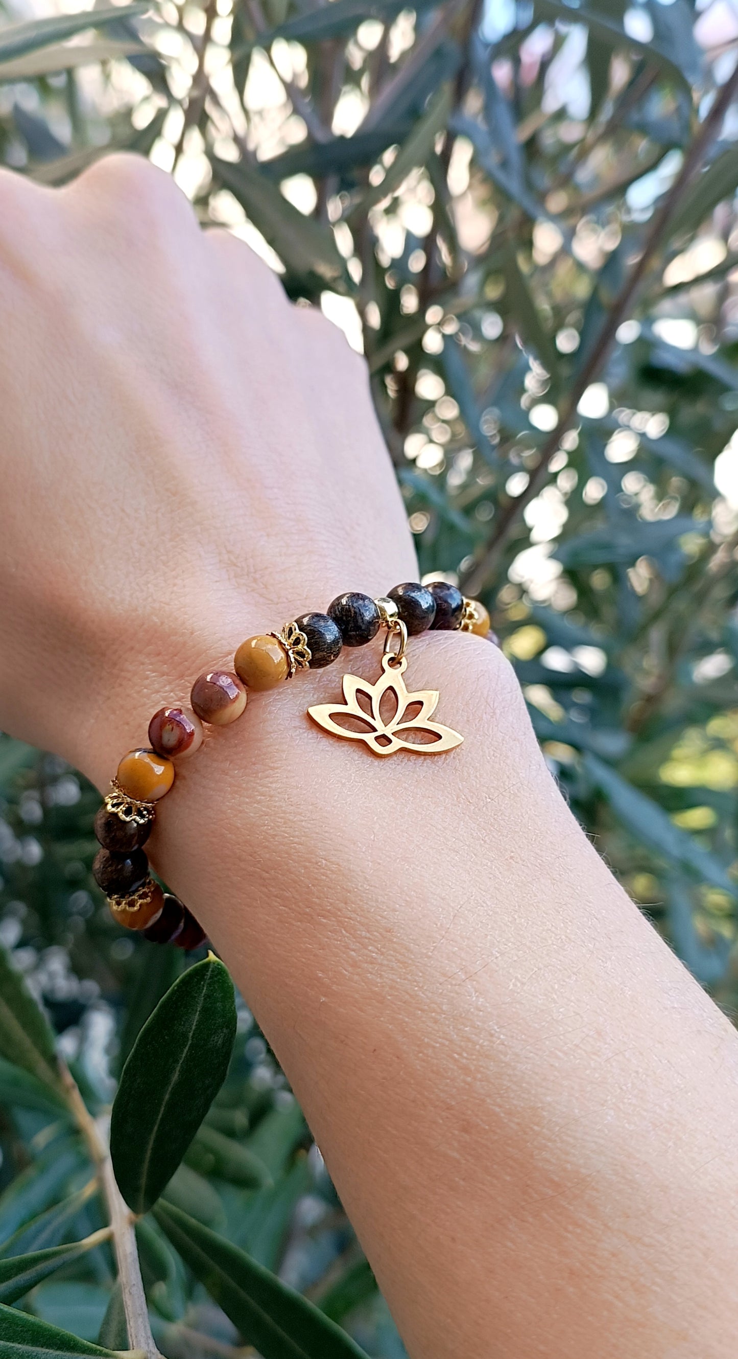 Bracelet heures miroir 06h06 jaspe mokaite bronzite  aurore de cristal  lotus artisanal doré pierres naturelles