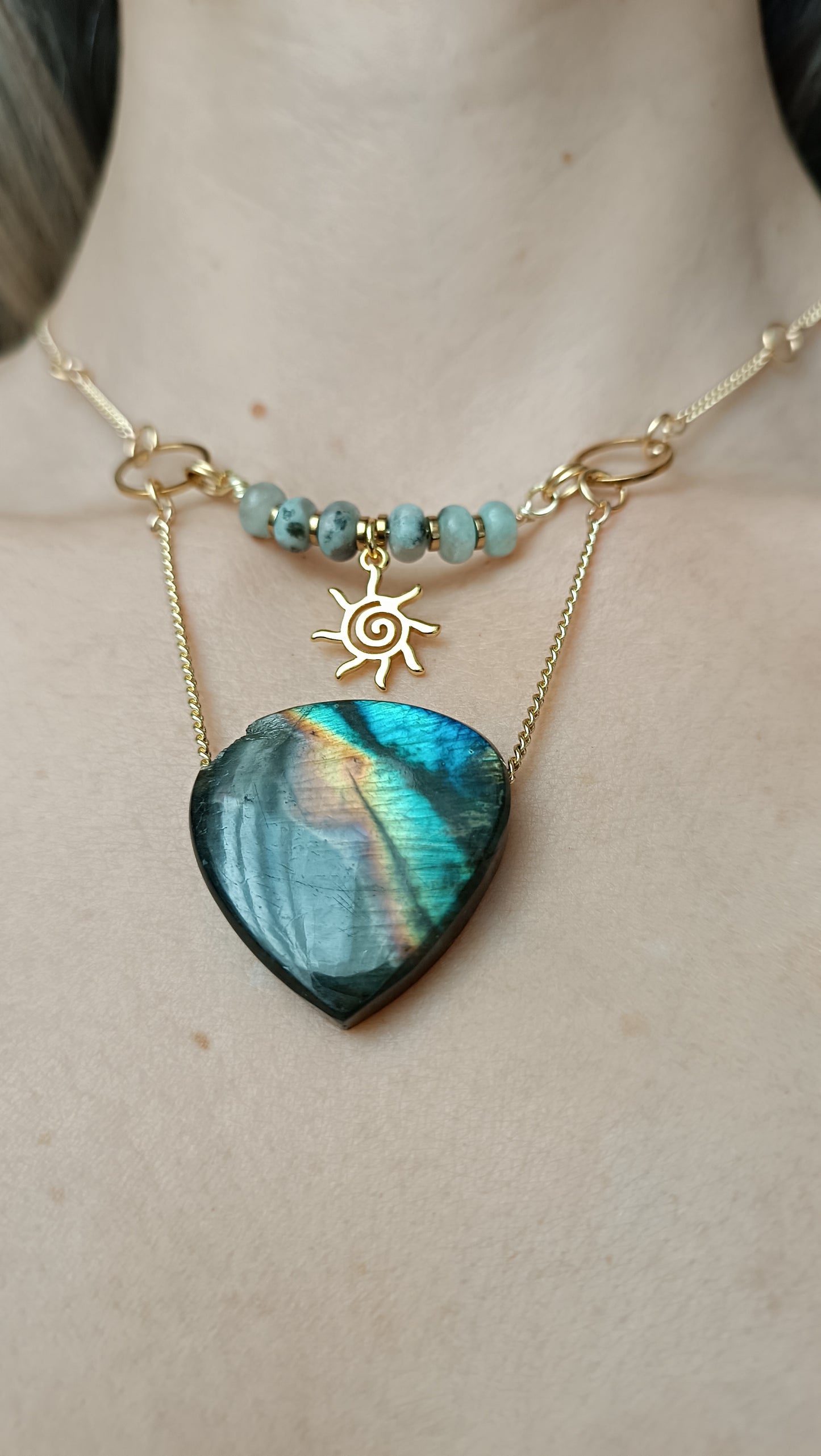 Collier labradorite or jaspe kiwi auroredecristal  yoni