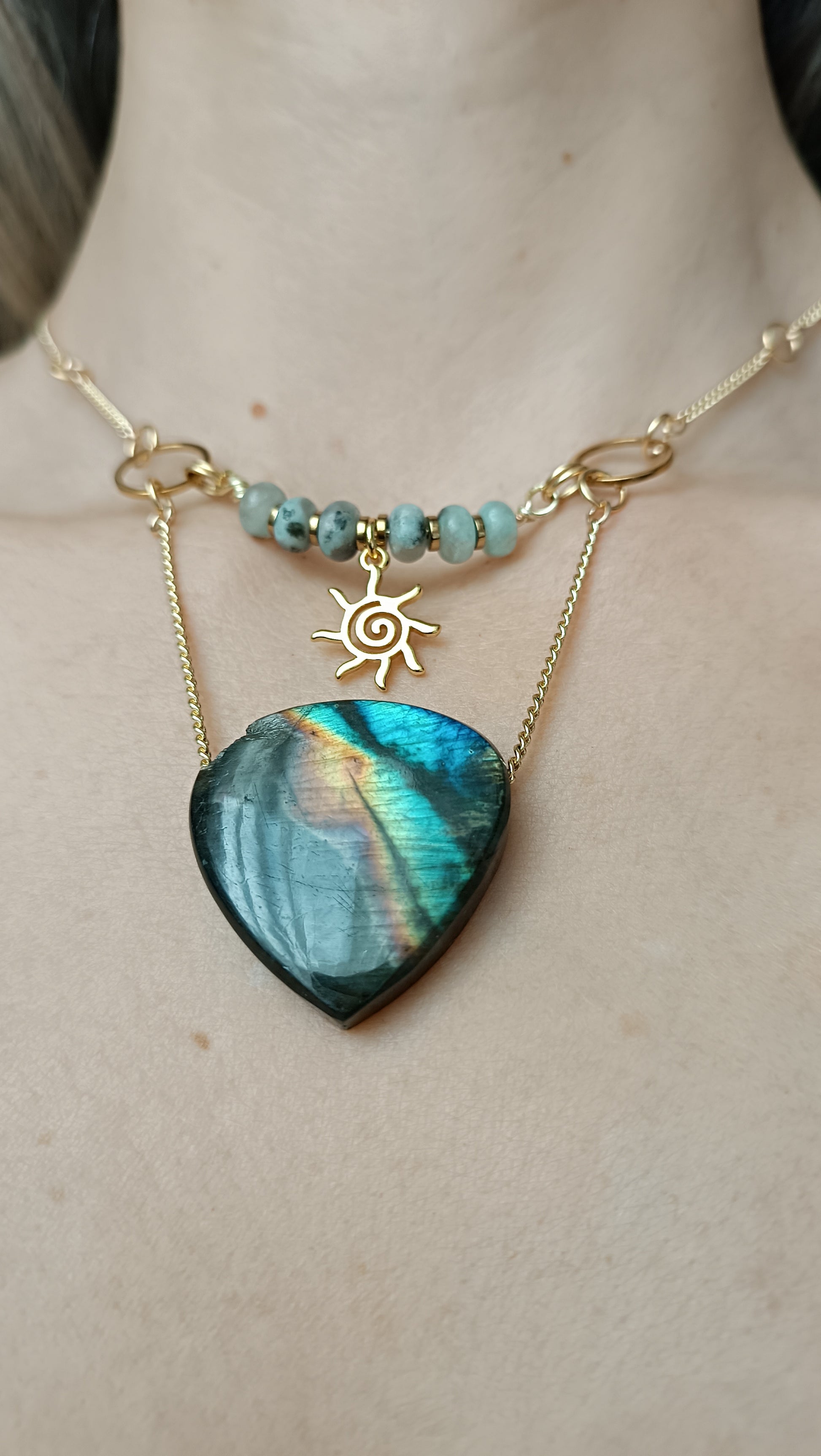 Collier labradorite or jaspe kiwi auroredecristal  yoni