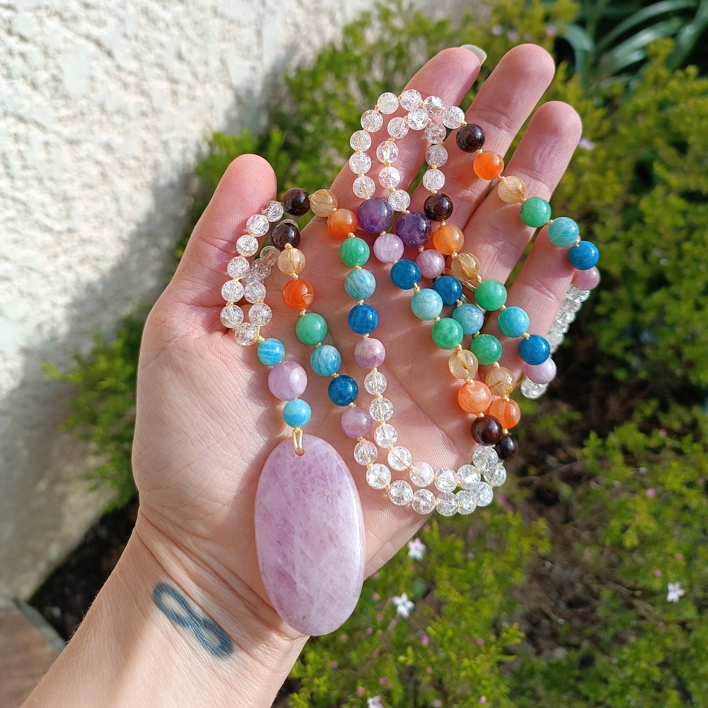 Le colibrix mala collier tibétain lithothérapie  auroredecristal grenat amazonite cornaline apatite kunzite quartz rutile améthyste lithothérapie