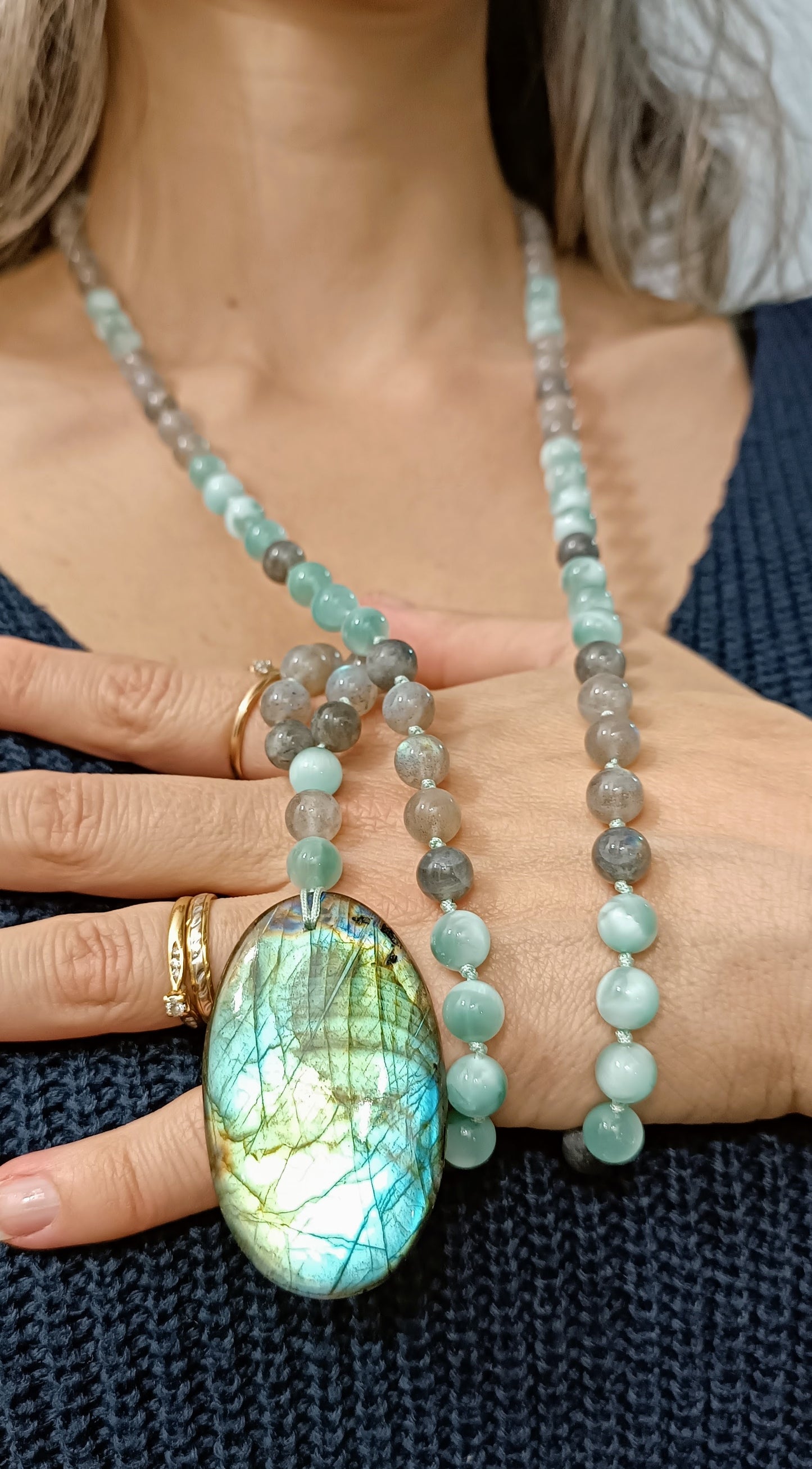 Mala_heures_miroirs_19h19_garnierite_labradorite_pierres_naturelles_aurore_de_cristal_méditation