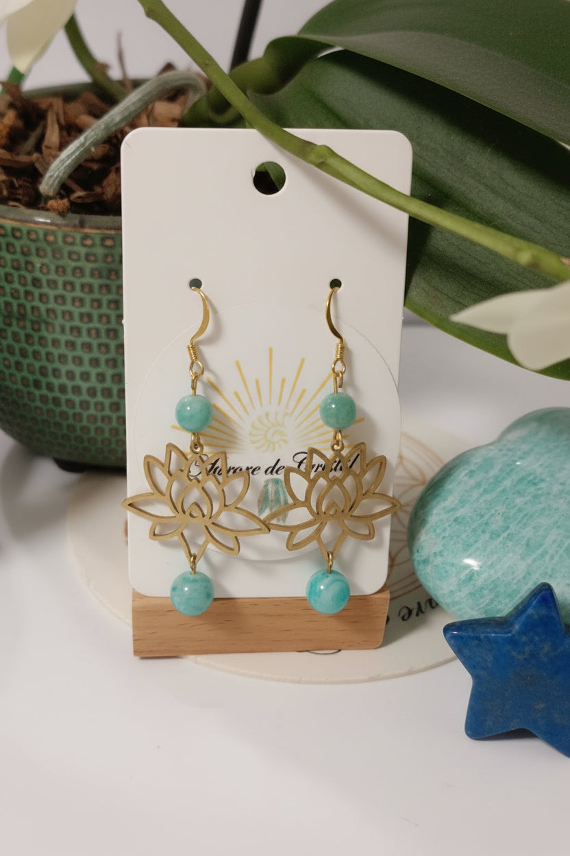 boucles d’oreilles lotus, boucles d’oreilles acier inoxydable, boucles d’oreilles hypoallergéniques, boucles d’oreilles dorées, boucles d’oreilles argentées, boucles d’oreilles pierres naturelles, amazonite, lapis-lazuli, bijou femme