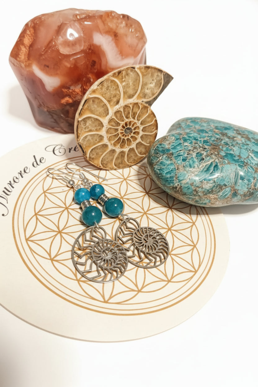 Boucles d’oreilles en acier inoxydable hypoallergénique doré ou argenté avec pendentif ammonite et pierre naturelle apatite ou cornaline