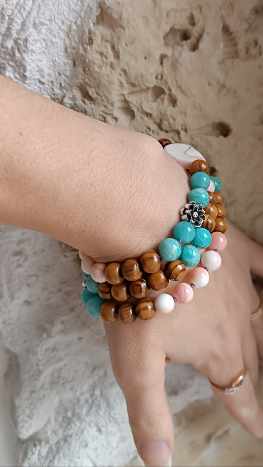 bijou énergétique amazonite
sautoir amazonite
bracelet 3 tours amazonite
collier transformable
bijou spirituel femme
bijou lithothérapie
sautoir bohème
bijou 2 en 1
amazonite pierre naturelle
bijou lotus aurore de cristal