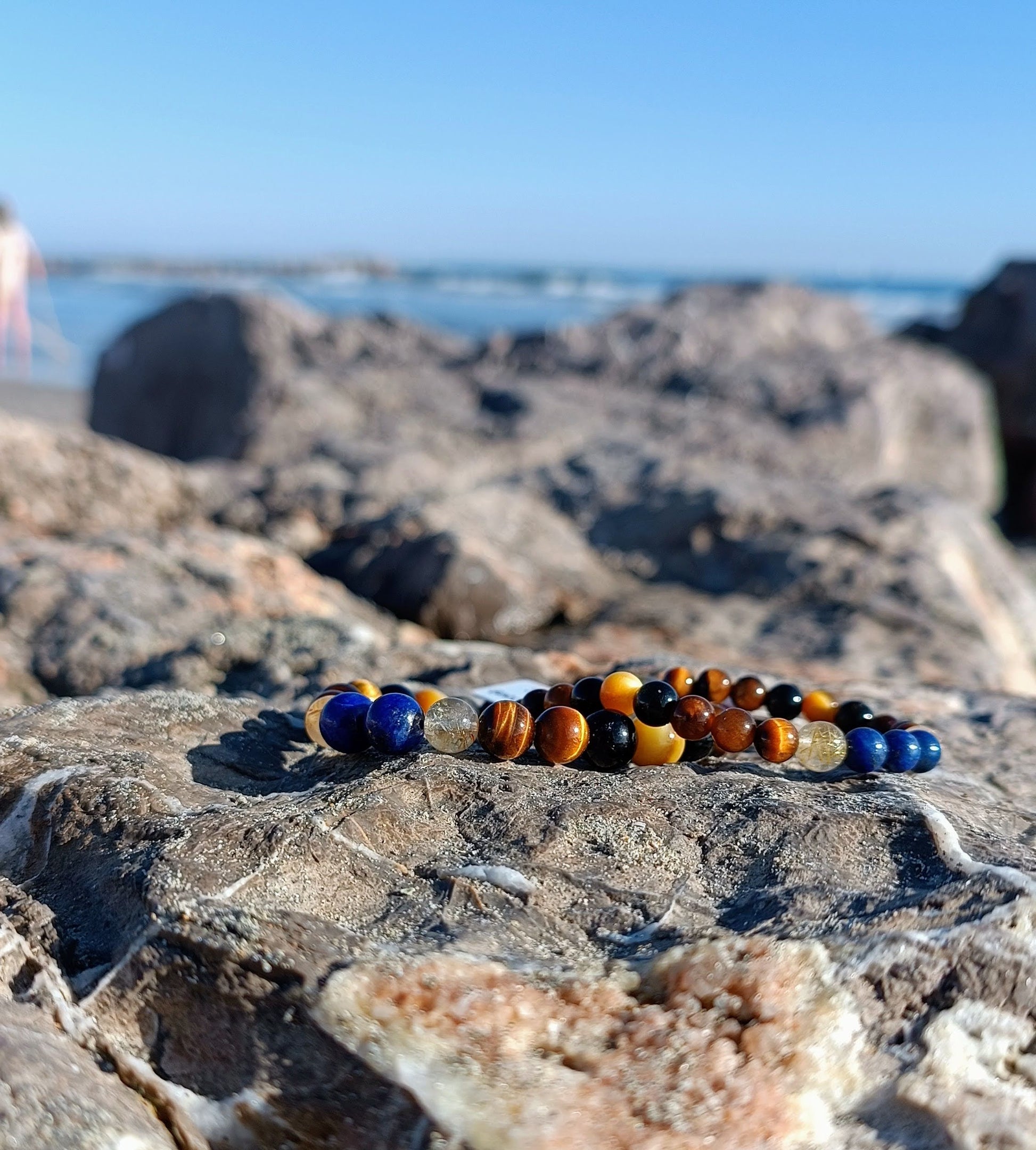 bracelet_pierres_naturelles_aurore_de_cristal_obsidienne_dor_lapis_lazuli_il_de_tigre_feuille_de_monstera_plaqu_or 6mm et 8mm