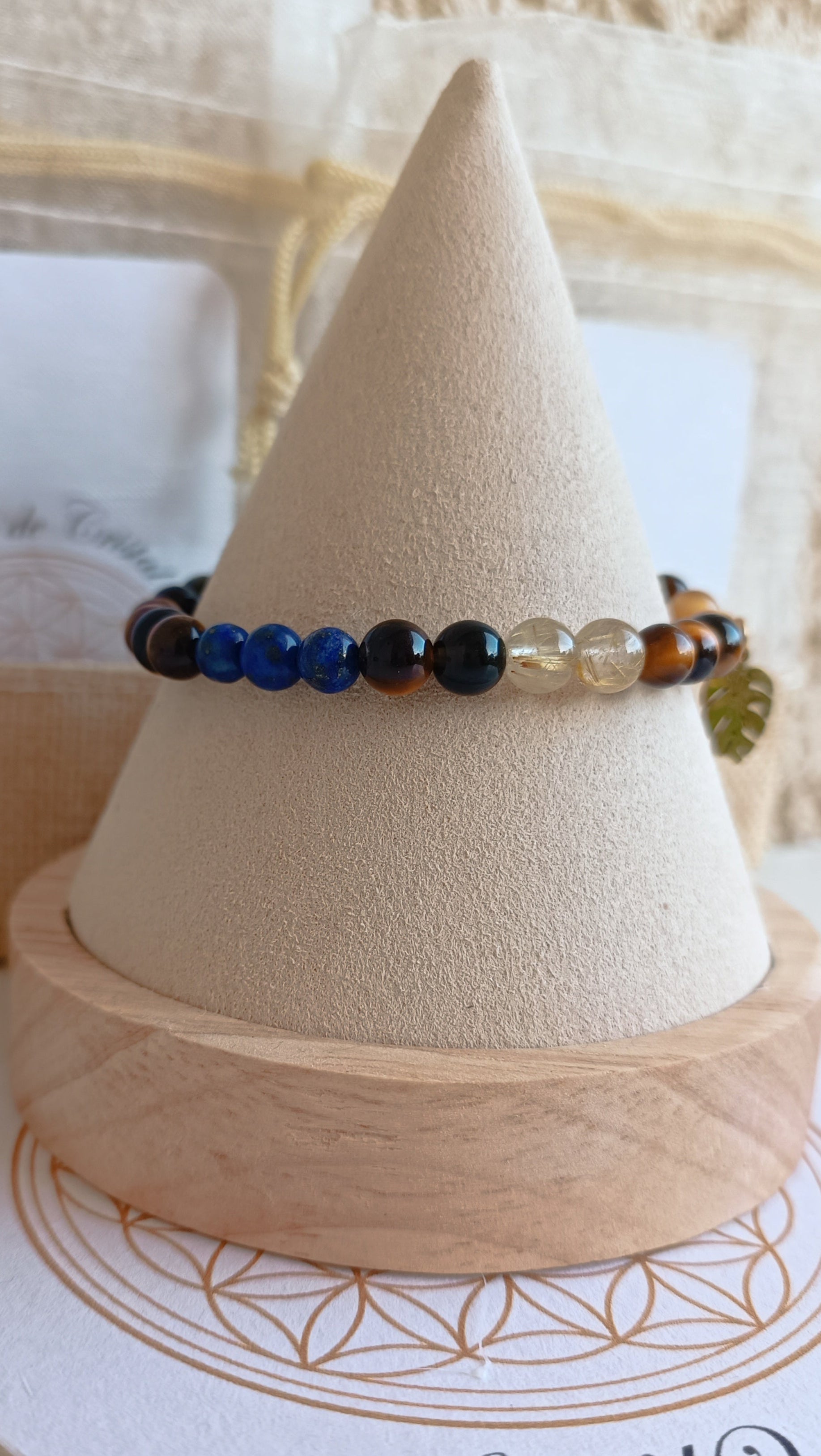 bracelet pierres naturelles aurore de cristal obsidienne doré lapis lazuli œil de tigre feuille de monstera plaqué or protection confiance en soi