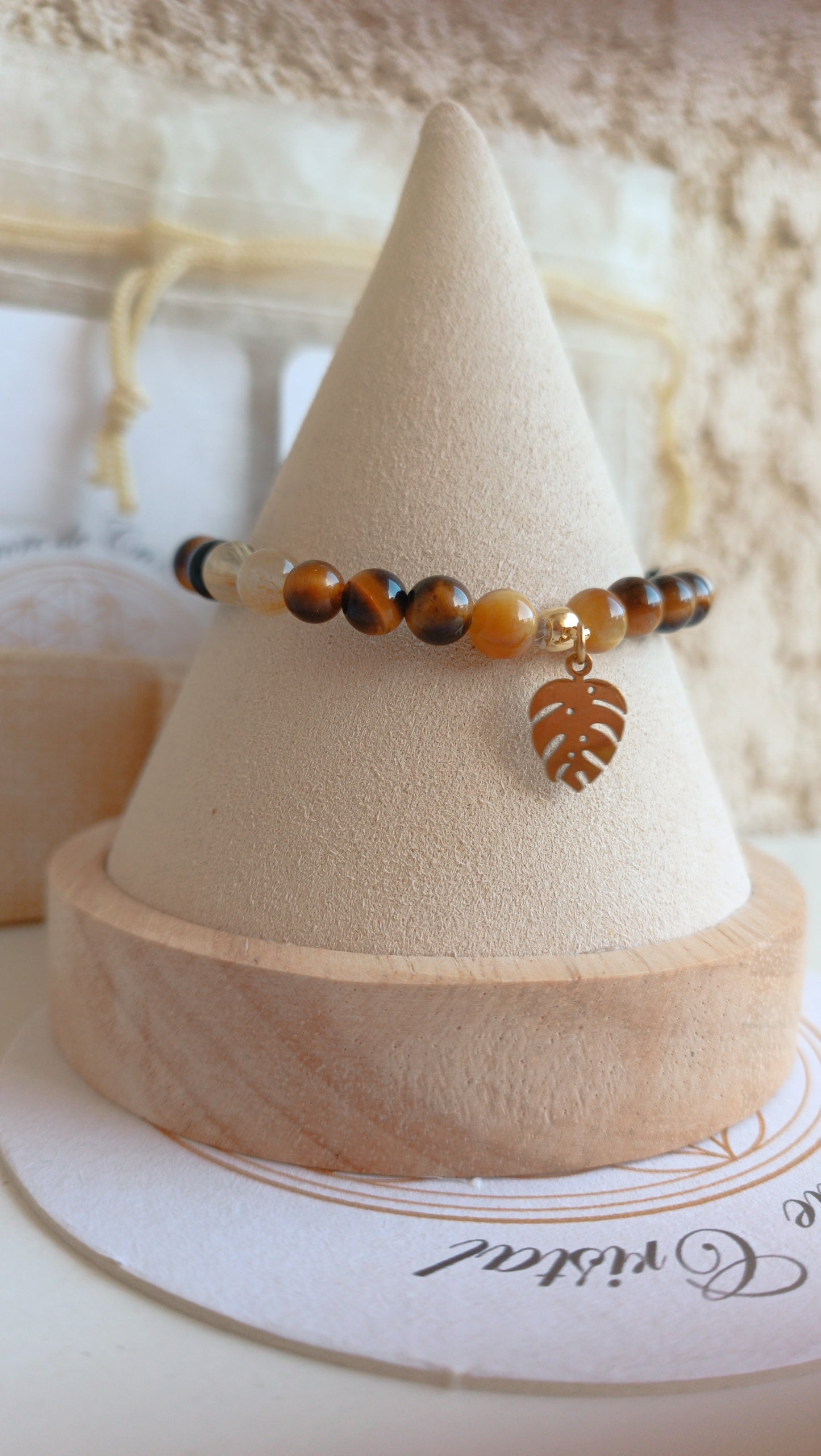 bracelet pierres naturelles aurore de cristal obsidienne doré lapis lazuli œil de tigre feuille de monstera plaqué or protection confiance en soi vérité
