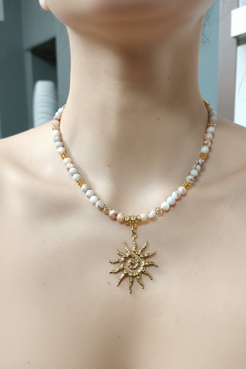 parure bijoux, collier et boucles d’oreilles, jaspe netsone, acier inoxydable doré, bijou soleil, parure femme, bijoux naturels, pierre naturelle, style solaire, bijou élégant, cadeau femme, parure bohème chic, bijoux hypoallergéniques, bijou lumineux, accessoire quotidien