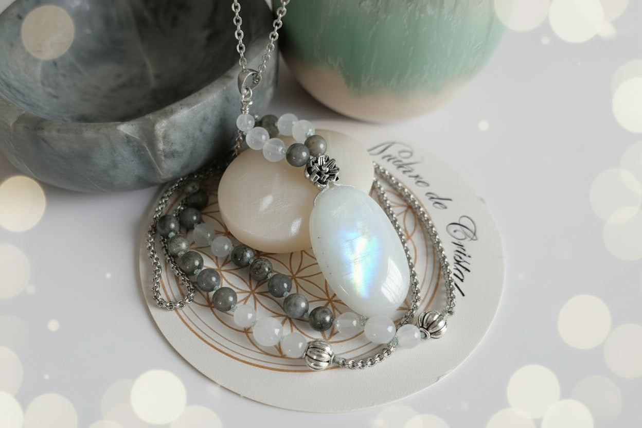 sautoir labradorite
sautoir pierre de lune
bijou intuition
bijou spirituel femme
bijou énergétique protection
collier lotus acier inoxydable
labradorite pierre de protection
pierre de lune intuition
bijou féminin sacré
sautoir bohème spirituel auroredecristal